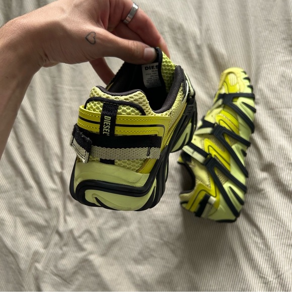 DIESEL
S-prototype-cr Sneakers In Yellow,black - Picture 4 of 8